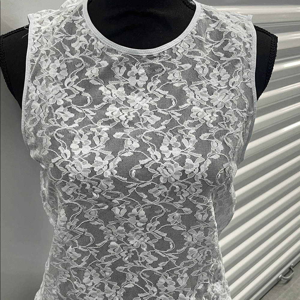 Elegant light blue vintage Lace Sleeveless  underwear Top DkNy size L